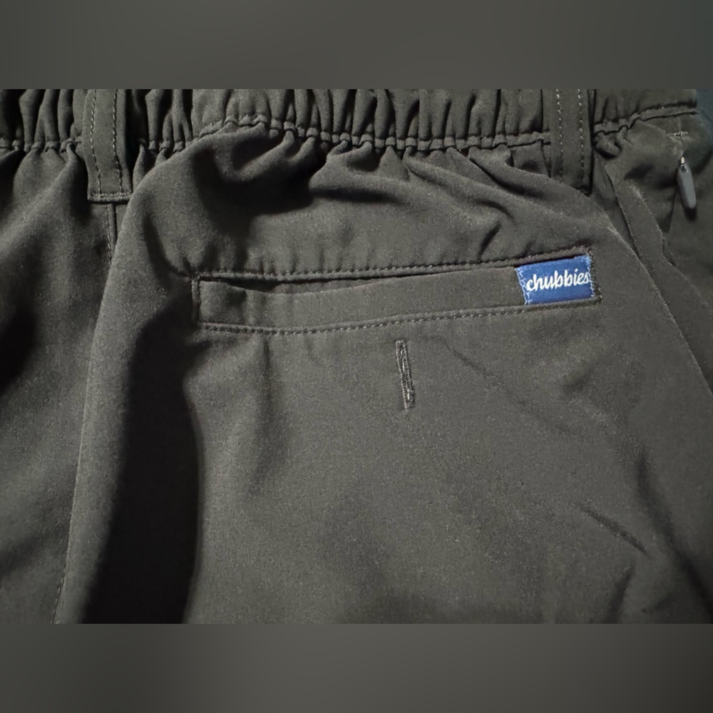 Chubbies Black Everywear Shorts 6 in - Picture 4 of 5